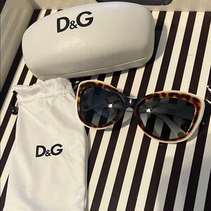 D&G Dolce & Gabbana tortoise sunglasses